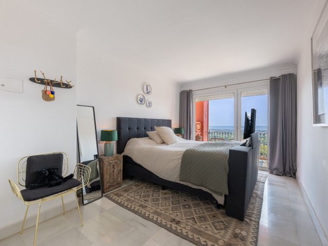 4 Bedrooms Apartment in Monte Halcones