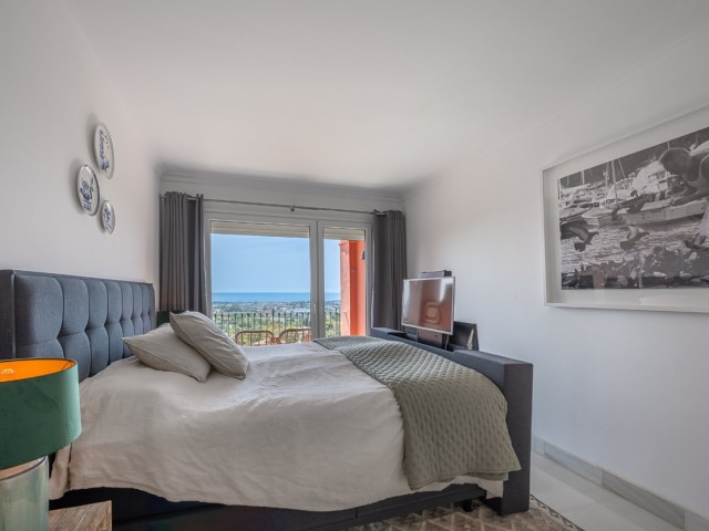 4 Bedrooms Apartment in Monte Halcones