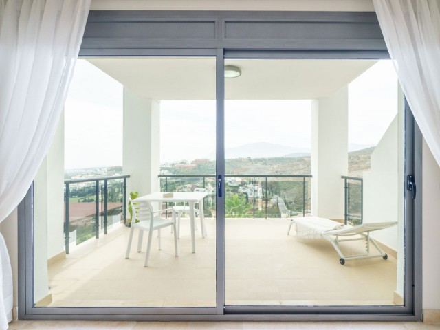 2 Bedrooms Apartment in Benahavís