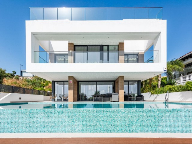 3 Sovrums Villa i Estepona