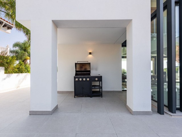 3 Sovrums Villa i Estepona
