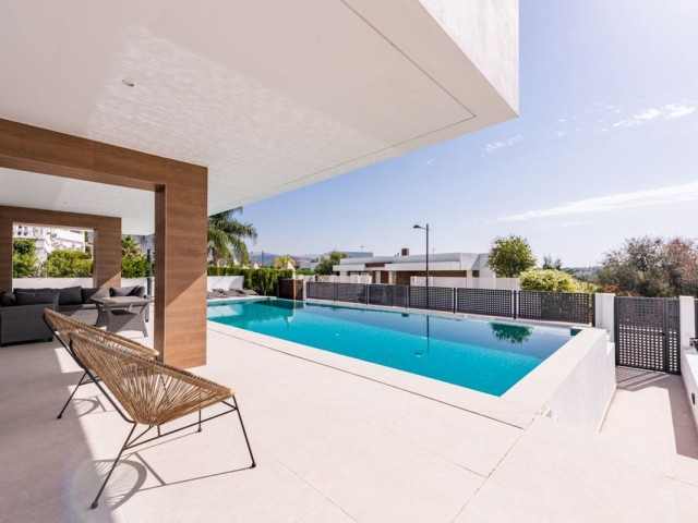 3 Sovrums Villa i Estepona
