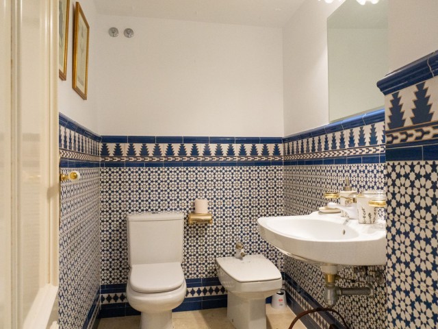 Apartamento con 2 Dormitorios  en Elviria