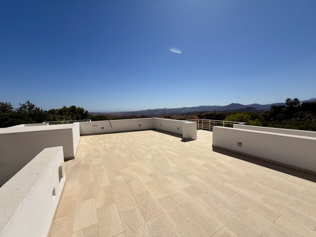 Villa con 4 Dormitorios  en Valtocado