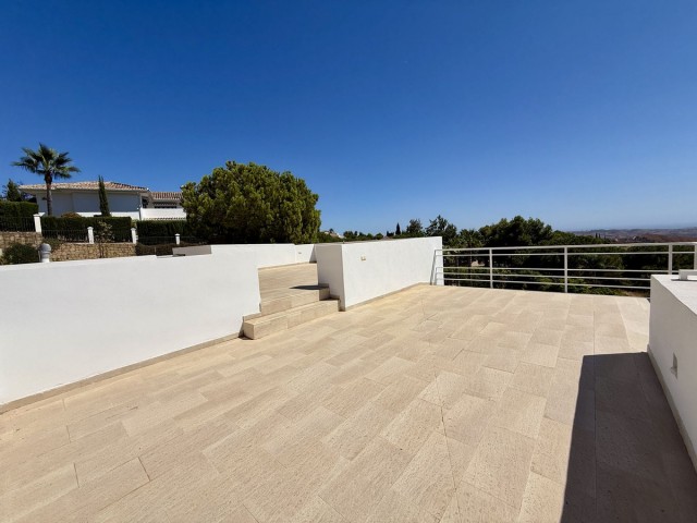 Villa con 4 Dormitorios  en Valtocado