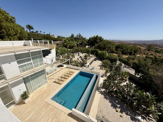 Villa con 4 Dormitorios  en Valtocado