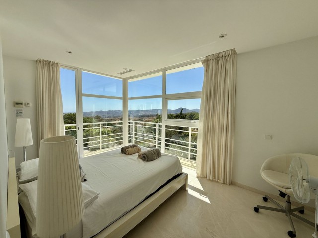 Villa con 4 Dormitorios  en Valtocado