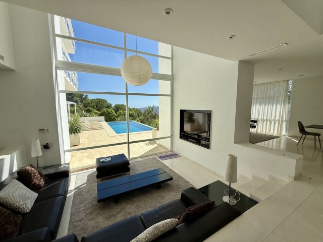 4 Makuuhuoneen Huvila Valtocado