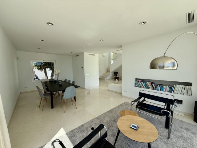 4 Makuuhuoneen Huvila Valtocado