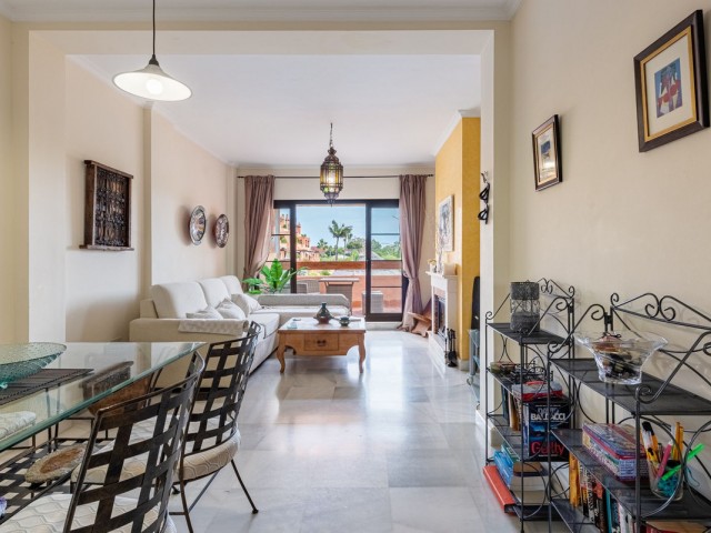 Apartment, Hacienda del Sol, R5147836