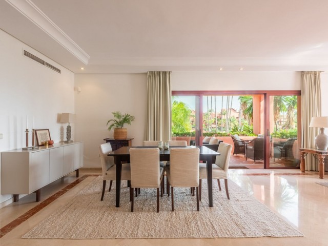 Appartement avec 3 Chambres  à New Golden Mile