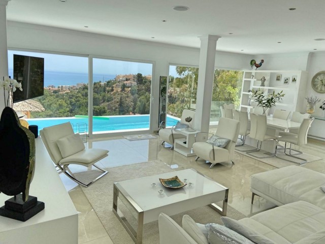 4 Schlafzimmer Villa in Fuengirola