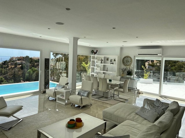 4 Schlafzimmer Villa in Fuengirola