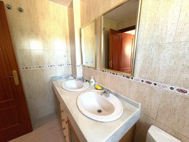 4 Bedrooms Townhouse in Arroyo de la Miel