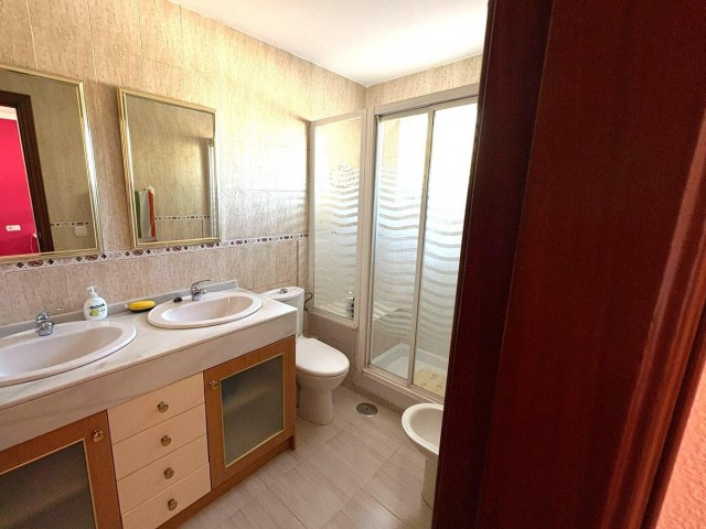 4 Bedrooms Townhouse in Arroyo de la Miel