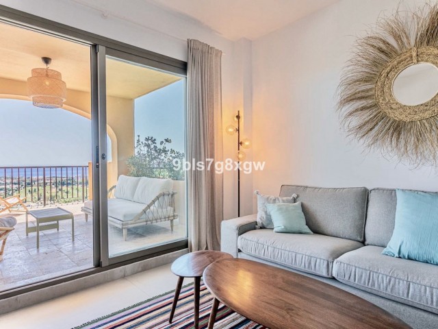 Apartamento con 2 Dormitorios  en Benahavís