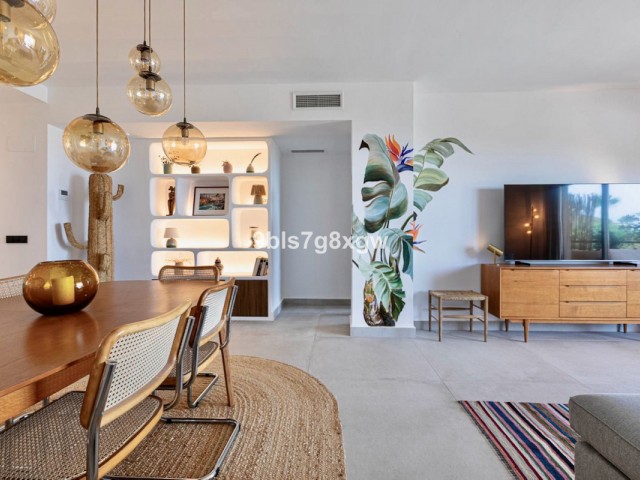 Apartamento con 2 Dormitorios  en Benahavís