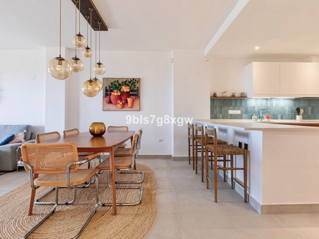 Apartamento con 2 Dormitorios  en Benahavís