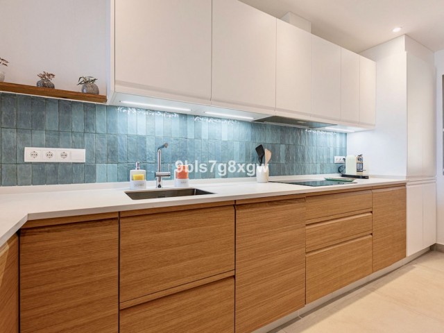 Apartamento con 2 Dormitorios  en Benahavís
