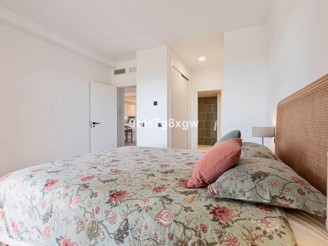 Apartamento con 2 Dormitorios  en Benahavís