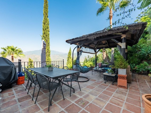 4 Schlafzimmer Villa in Istán