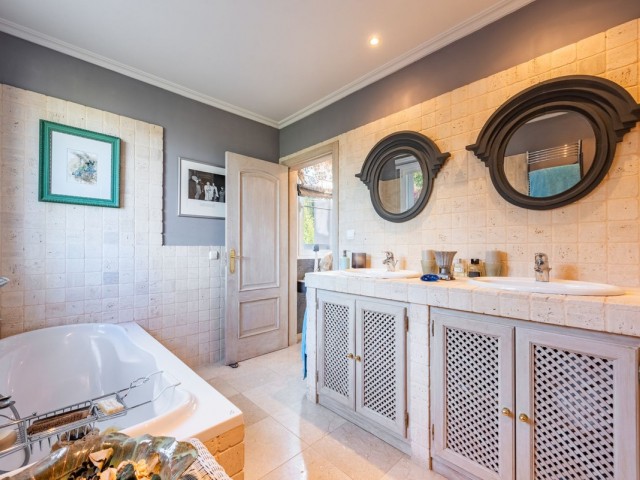 4 Schlafzimmer Villa in Istán