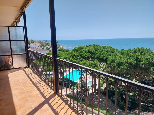 2 Bedrooms Apartment in Calahonda