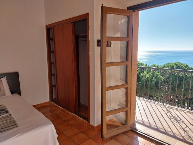 2 Bedrooms Apartment in Calahonda