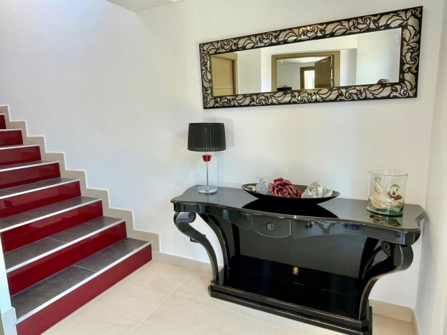 Villa avec 8 Chambres  à San Pedro de Alcántara