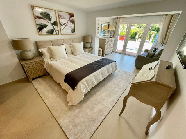 Villa avec 8 Chambres  à San Pedro de Alcántara