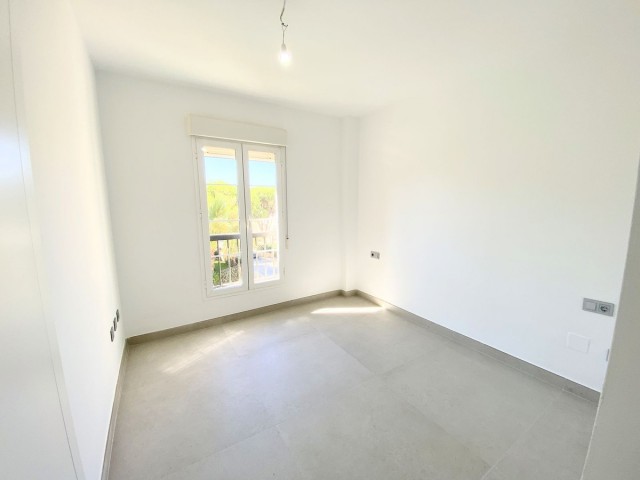 3 Bedrooms Apartment in Elviria