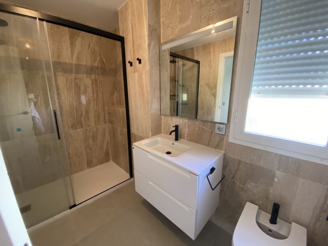 3 Bedrooms Apartment in Elviria