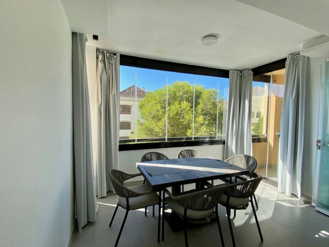 3 Bedrooms Apartment in Elviria