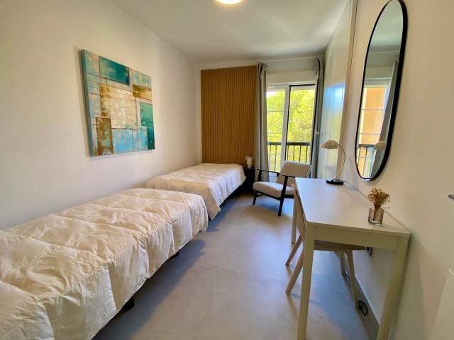 3 Bedrooms Apartment in Elviria