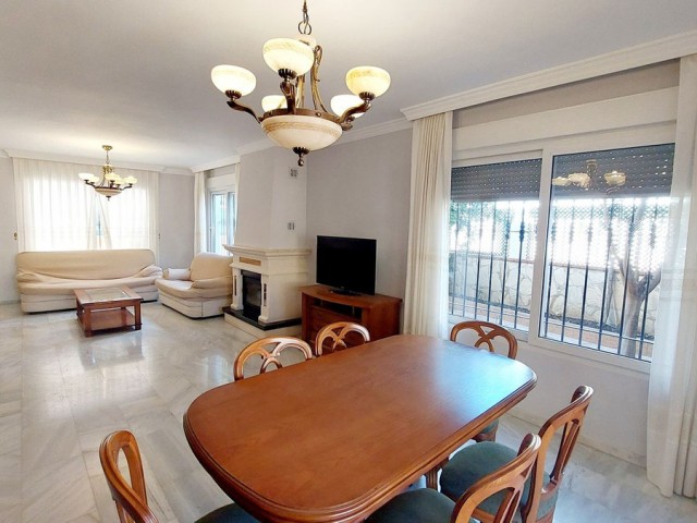 7 Bedrooms Townhouse in Los Boliches