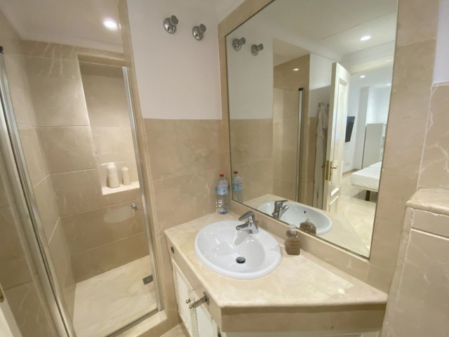 7 Bedrooms Villa in Elviria