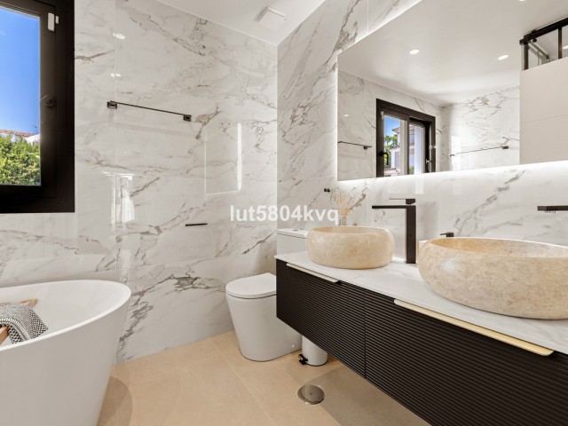 4 Soveroms Villa i Nueva Andalucía