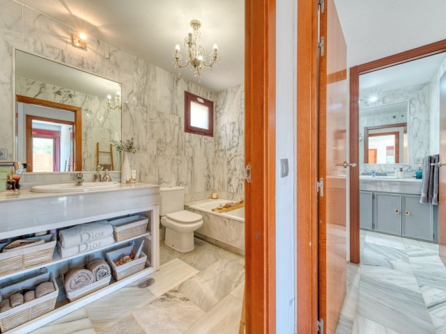 Villa con 3 Dormitorios  en Benahavís