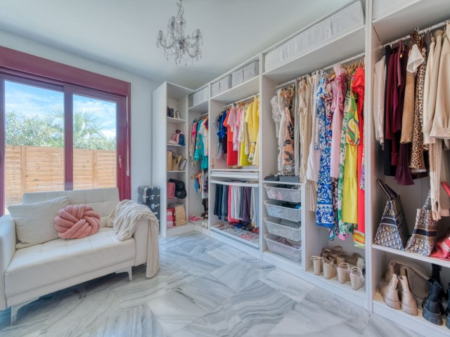 3 Bedrooms Villa in Benahavís