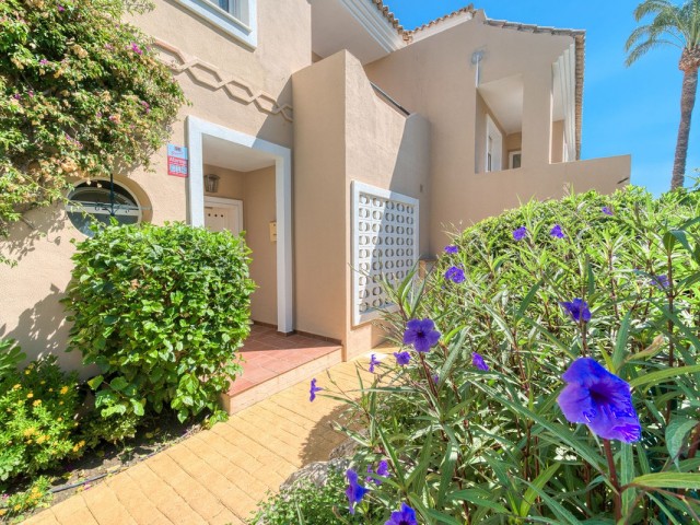 4 Bedrooms Townhouse in La Duquesa