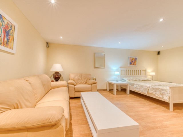 4 Bedrooms Townhouse in La Duquesa