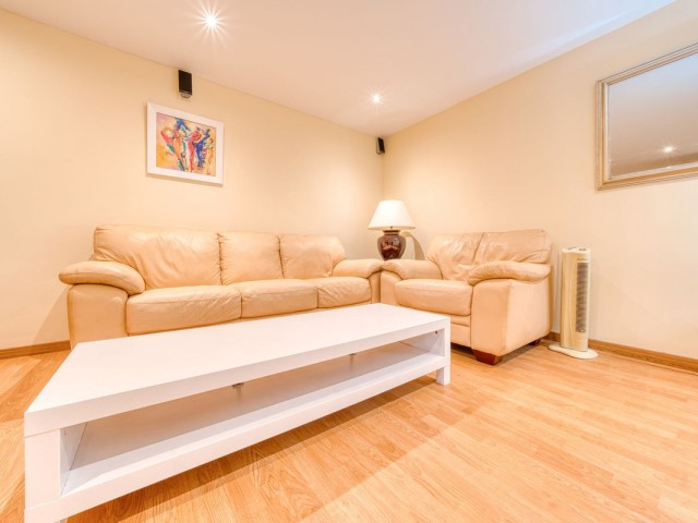 4 Bedrooms Townhouse in La Duquesa