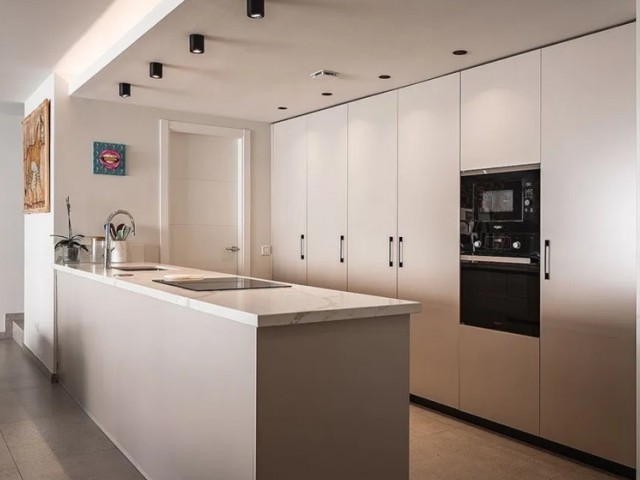 Penthouse avec 4 Chambres  à San Pedro de Alcántara