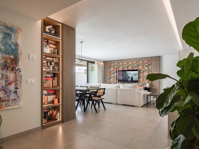 Penthouse avec 4 Chambres  à San Pedro de Alcántara