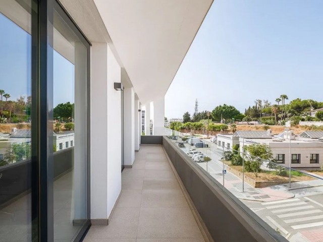 Penthouse avec 4 Chambres  à San Pedro de Alcántara