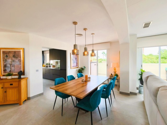 Apartamento con 3 Dormitorios  en San Roque Club