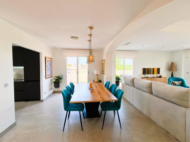 Apartamento con 3 Dormitorios  en San Roque Club