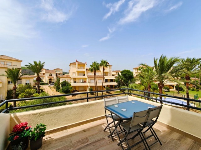 Apartamento con 3 Dormitorios  en San Roque Club