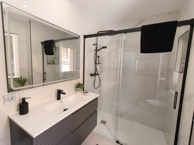 Apartamento con 3 Dormitorios  en San Roque Club