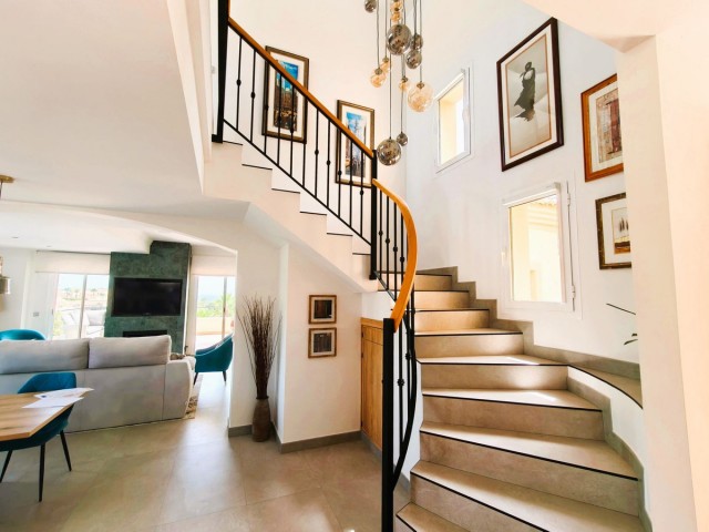 Apartamento con 3 Dormitorios  en San Roque Club